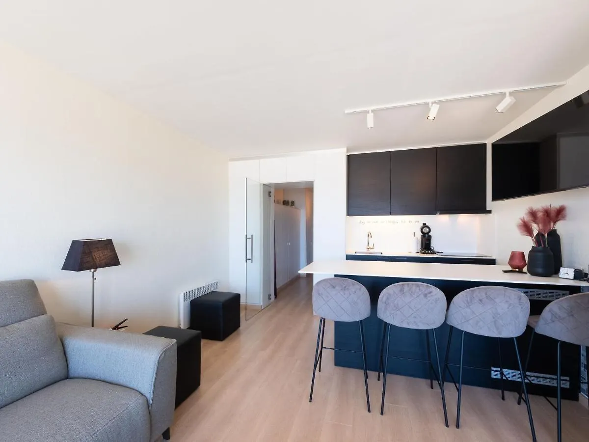 Lovely Apartment With Sea-Views Middelkerke
