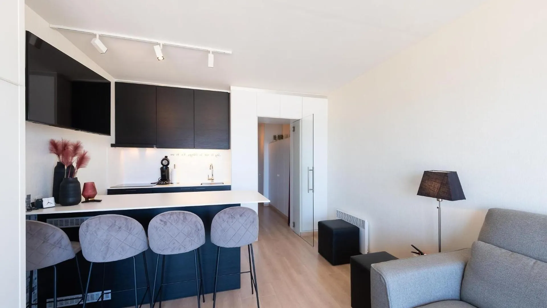 Lovely Apartment With Sea-Views Middelkerke