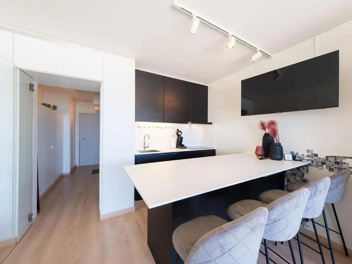 Lovely Apartment With Sea-Views Middelkerke